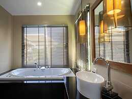 Empylean Modern Thai Villa