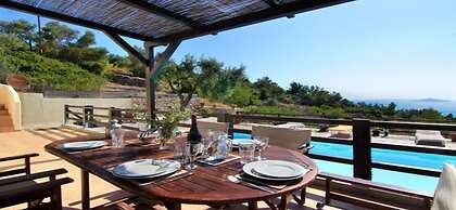 Alonissos 4-bedroom Large Villa With Private Pool