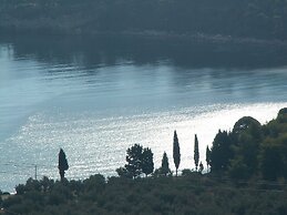 Alonissos 4-bedroom Large Villa With Private Pool