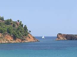 Alonissos 4-bedroom Large Villa With Private Pool