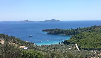 Alonissos 4-bedroom Large Villa With Private Pool