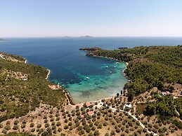 Alonissos 4-bedroom Large Villa With Private Pool