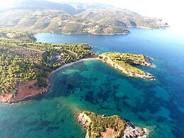 Alonissos 4-bedroom Large Villa With Private Pool