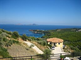 Alonissos 4-bedroom Large Villa With Private Pool