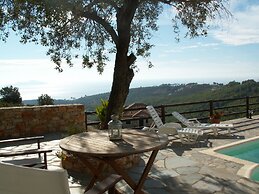 Alonissos 4-bedroom Large Villa With Private Pool