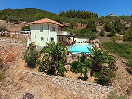 Alonissos 4-bedroom Large Villa With Private Pool