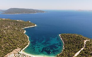 Alonissos 4-bedroom Large Villa With Private Pool