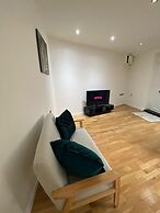 Modern 1 Bed Apartment