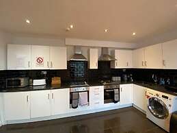 Amazing 8 bedroom apartment