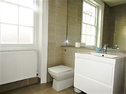 Large Private Double En-suite - 5