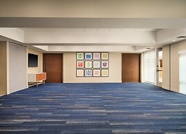 Holiday Inn Express & Suites Lockport by IHG