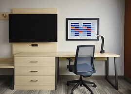 Holiday Inn Express & Suites Lockport by IHG