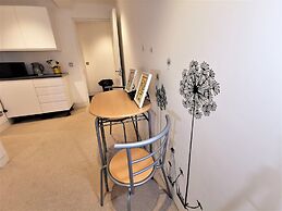 Spacious Double Room with en-suite - 1b