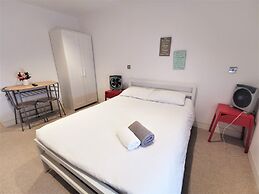 Spacious Double Room with en-suite - 2c