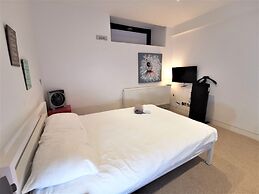 Spacious Double Room with en-suite - 2c