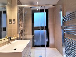 Double Room with Balcony - 3b