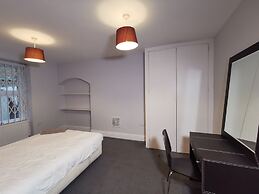 Spacious 2 bed flat in Camden