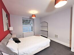 Spacious 2 bed flat in Camden