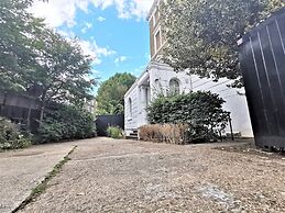 Spacious 2 bed flat in Camden