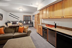 2109 B Chamonix 4 Bedroom Home by RedAwning