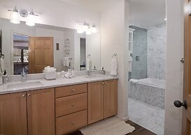 2109 B Chamonix 4 Bedroom Home by RedAwning