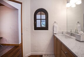 2109 B Chamonix 4 Bedroom Home by RedAwning