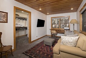 2109 B Chamonix 4 Bedroom Home by RedAwning