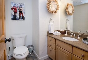 2109 B Chamonix 4 Bedroom Home by RedAwning