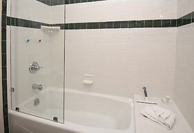 2109 B Chamonix 4 Bedroom Home by RedAwning