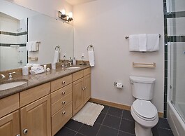 2109 B Chamonix 4 Bedroom Home by RedAwning