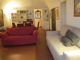 Arco in Pantheon Apartments