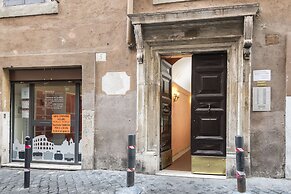 Arco in Pantheon Apartments