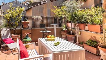 Arco in Pantheon Apartments