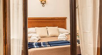 Arco in Pantheon Apartments