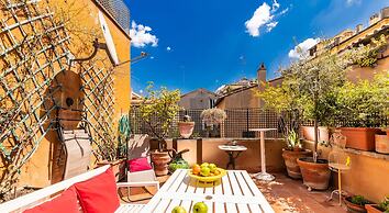 Arco in Pantheon Apartments