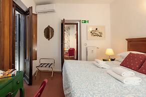 Arco in Pantheon Apartments