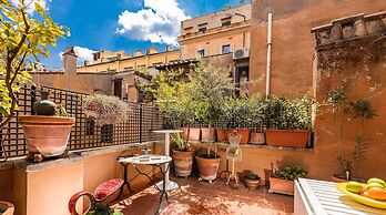 Arco in Pantheon Apartments