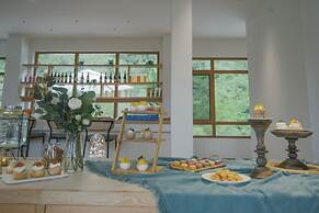 Yangshuo Enjoy Field Resort