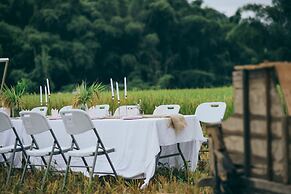 Yangshuo Enjoy Field Resort