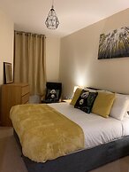 Unique & Stylish 2 Bed Apartment