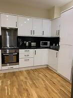 Unique & Stylish 2 Bed Apartment