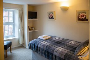 Sutton Staithe Hotel