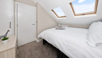 2 Bedroom Apartment near Town Center