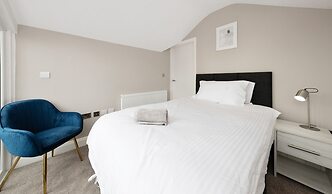 2 Bedroom Apartment near Town Center