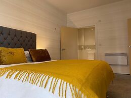 Riverside getaway 2 Bedroom