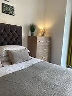 Riverside getaway 2 Bedroom