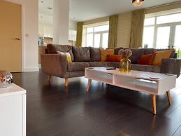 Riverside getaway 2 Bedroom