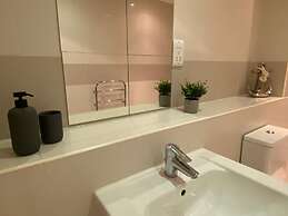 Riverside getaway 2 Bedroom