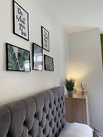 Riverside getaway 2 Bedroom