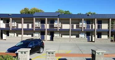 Red Arrow Inn & Suites, a Travelodge by Wyndham